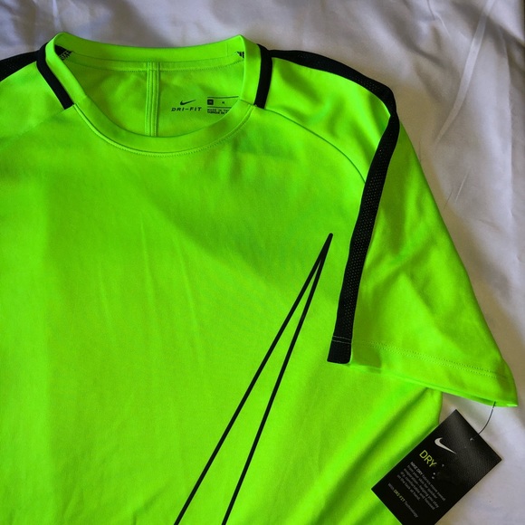 Nike Athletic Shirt - Picture 1 of 6